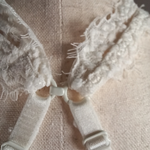 AERIE Eyelash Bralette Lace Plunge Bra Convets Racerback Light Ivory Size M - Picture 8 of 12